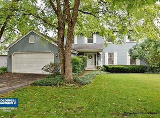 2125 Forest Ridge Rd, St Charles, IL 60174