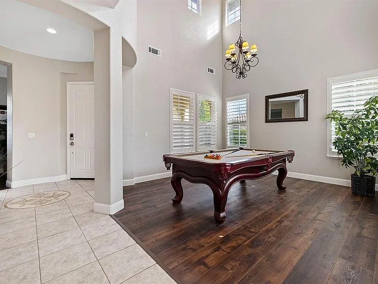 4930 Village Green Dr — Photo 9