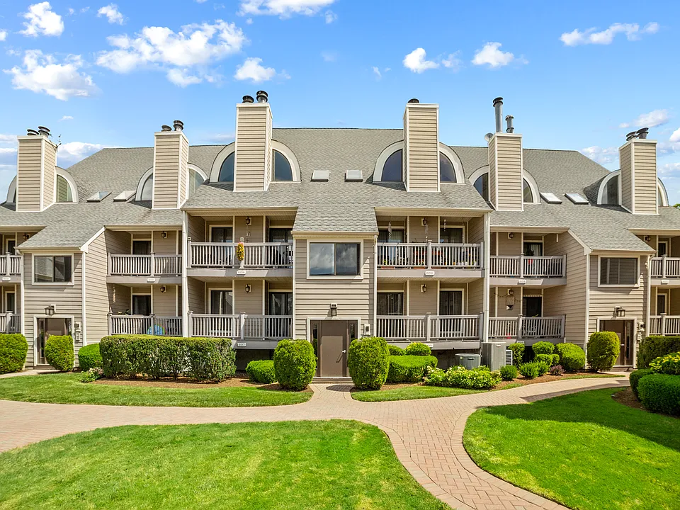 605 River Renaissance #605