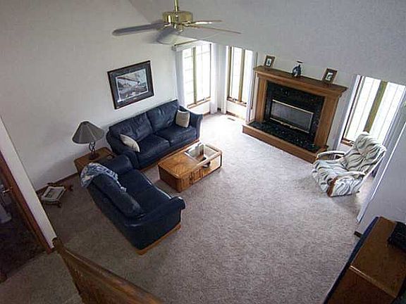 3rd image of 2350 Eastpointe Dr
