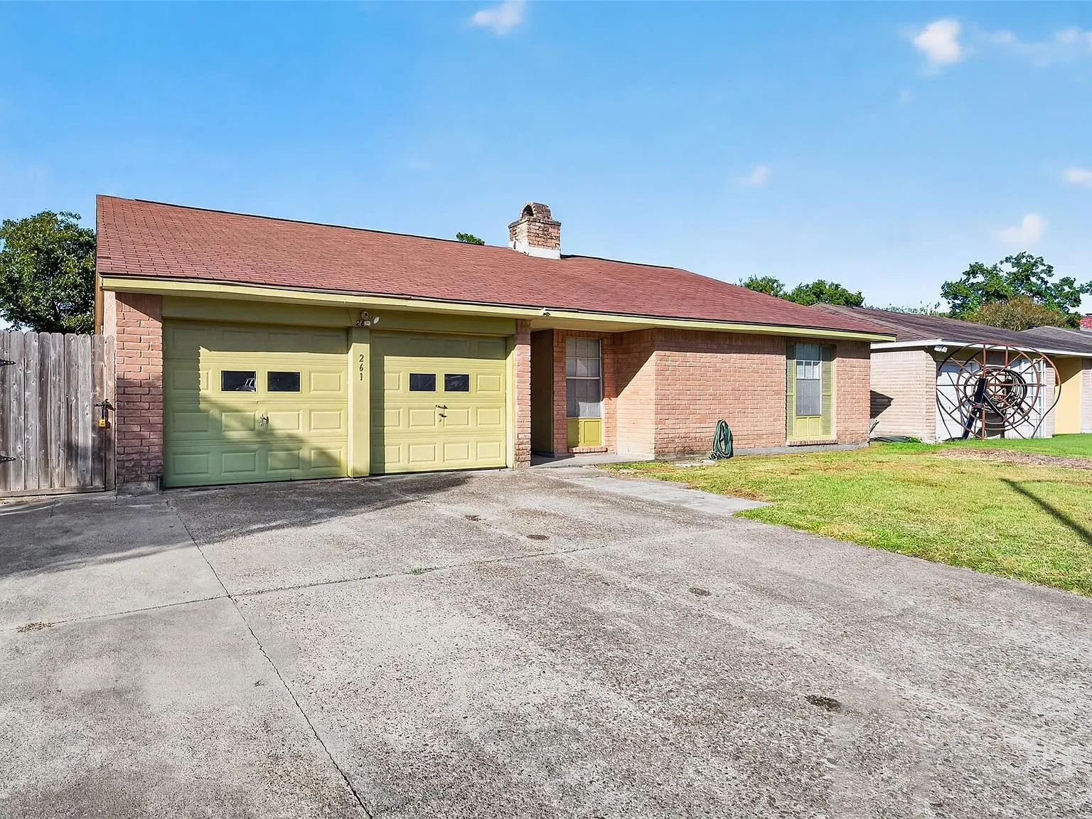 3 bed, 2.0 bath, 1239 sqft, $1,700 — Photo 2