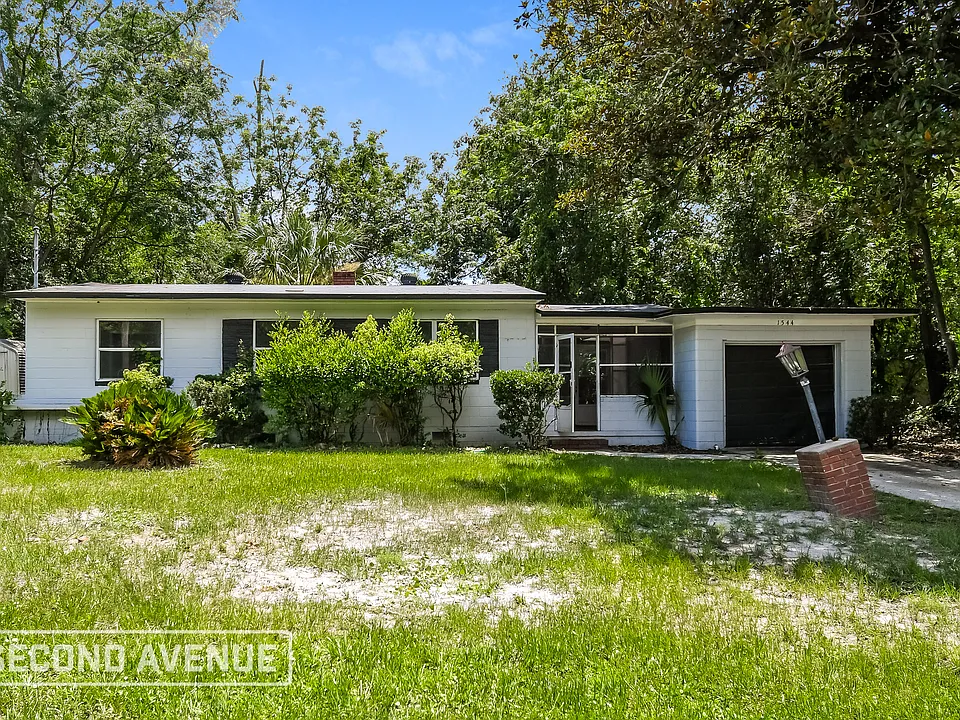 1544 Breton Rd