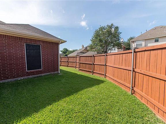 3rd image of 6813 Barbican Dr
