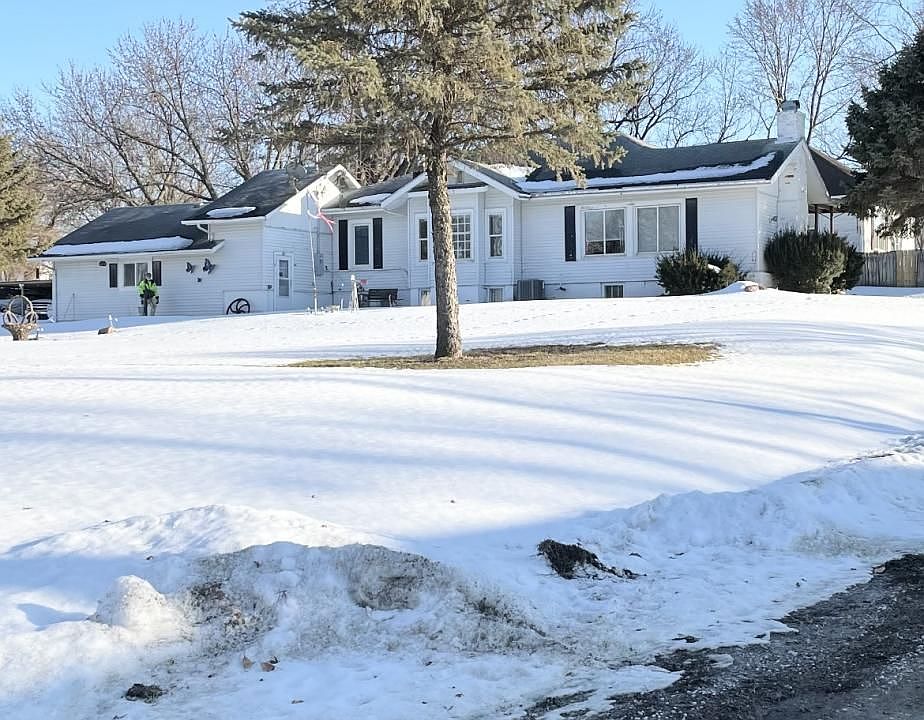1st image of 808 River Ave