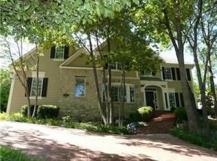10760 S Cedar Niles Cir, Olathe, KS 66061