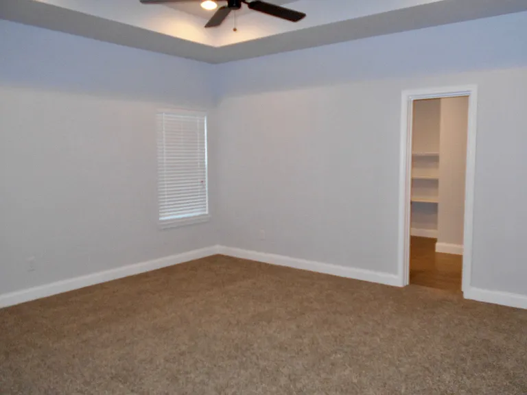 4908 Jefferson St — Photo 4