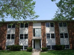 1913 15th St, Silvis, IL 61282