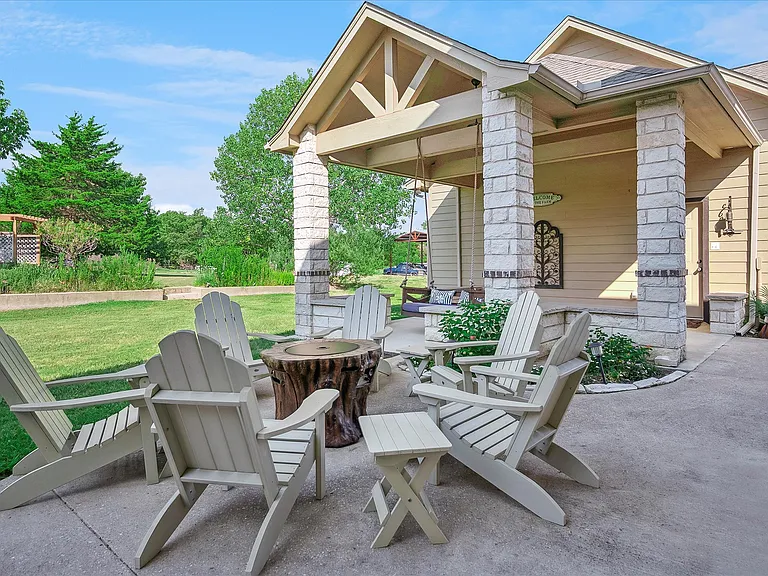 2309 Parker Rd — Photo 36