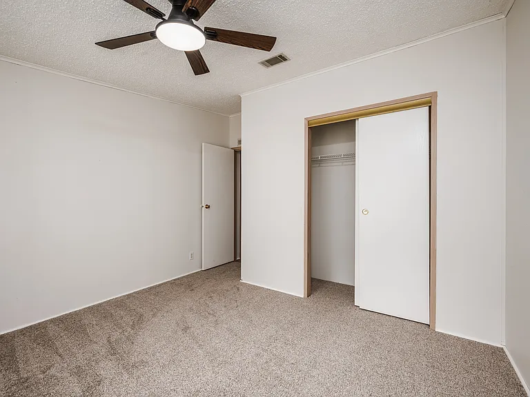 6226 Florence St — Photo 17
