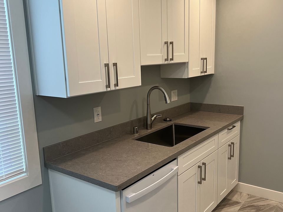 1st image of 2409 Karen Dr APT 1