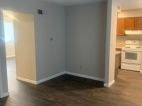4th image of 305 Pine St APT D