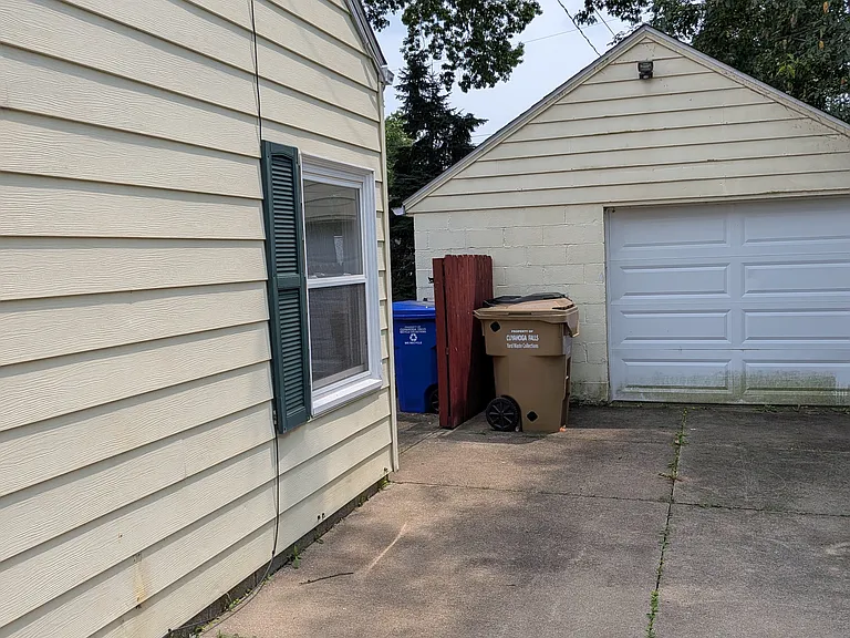 1436 Curtis Ave — Photo 23