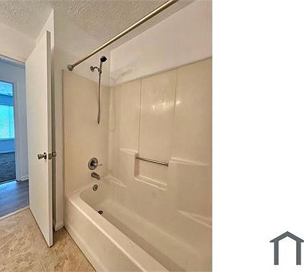 5th image of 316 Wells Ct