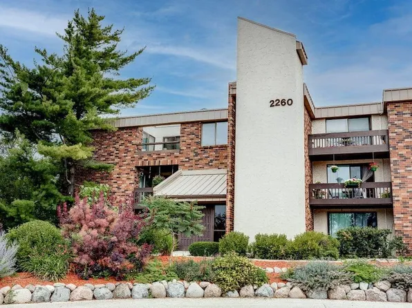 2260 West Good Hope ROAD #127, Glendale, WI 53209