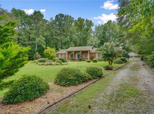 2122 Middle Rd, Eastover, NC 28312