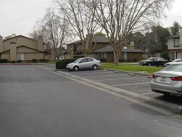 2 bed, 1200 sqft, $3,150 — Photo 4