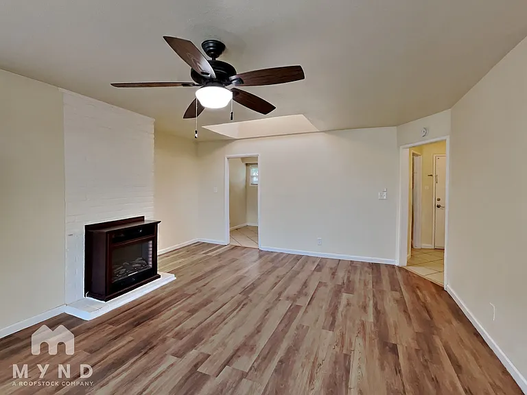1317 Rushden Dr — Photo 3