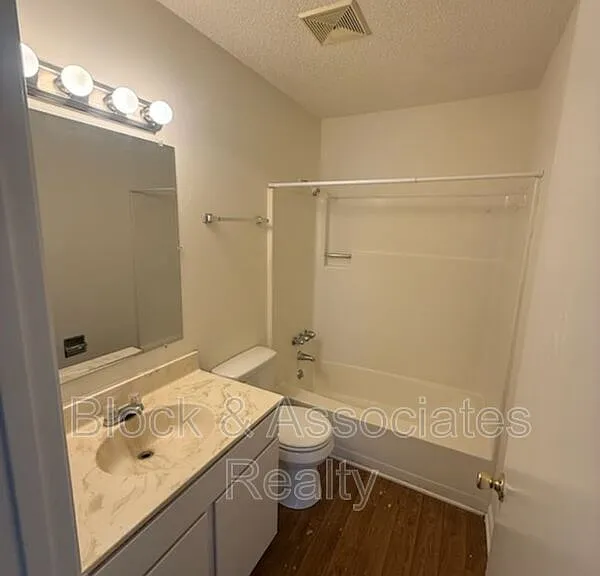 500 N Church St #11 — Photo 9