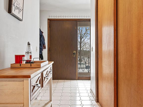 5th image of 273 Dow Road