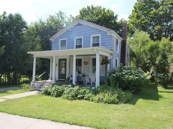 44 Lebanon St, Hamilton, NY 13346