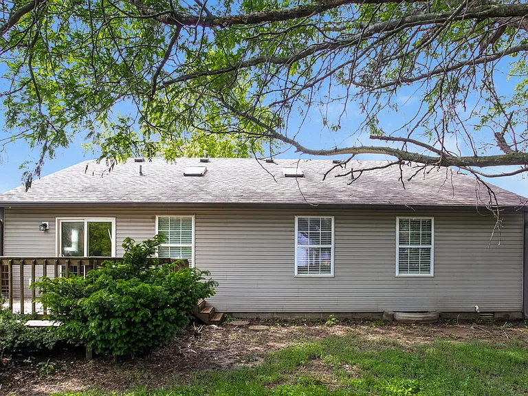 7825 Jaclyn Dr — Photo 15