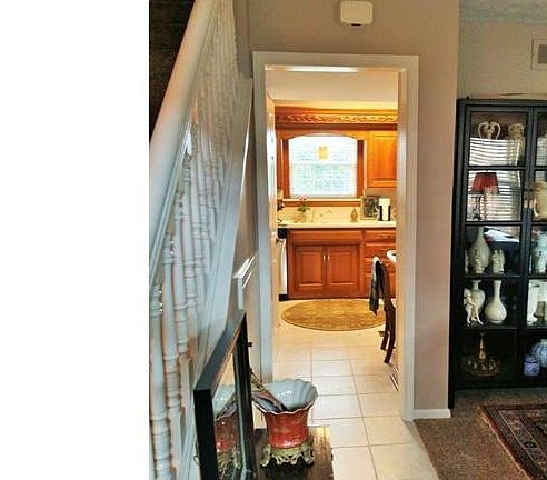 3rd image of 78 Yardley Ln