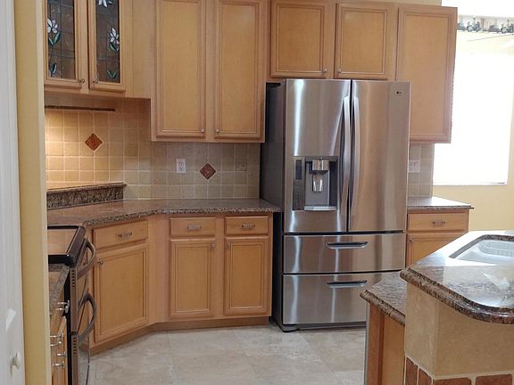 3rd image of 6533 Southport Dr