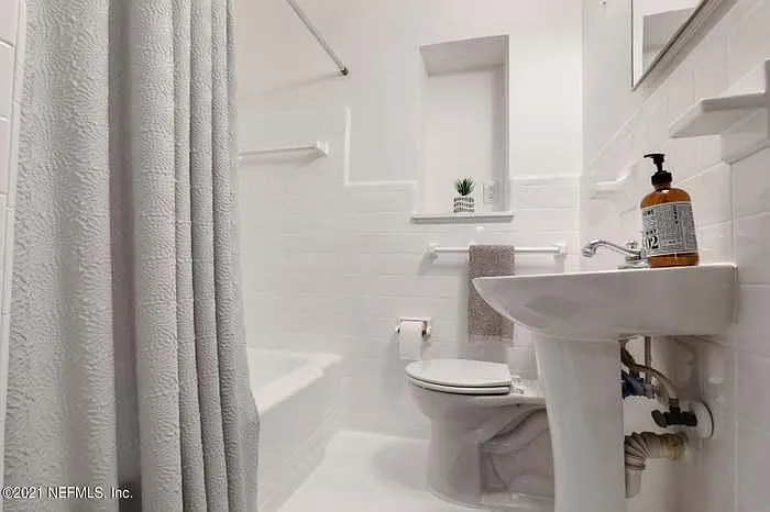 4226 Woodmere St — Photo 7