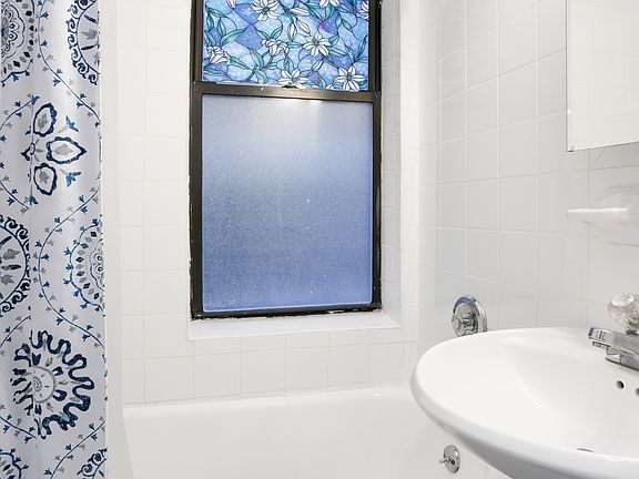 4th image of 55 Morton St APT 6d