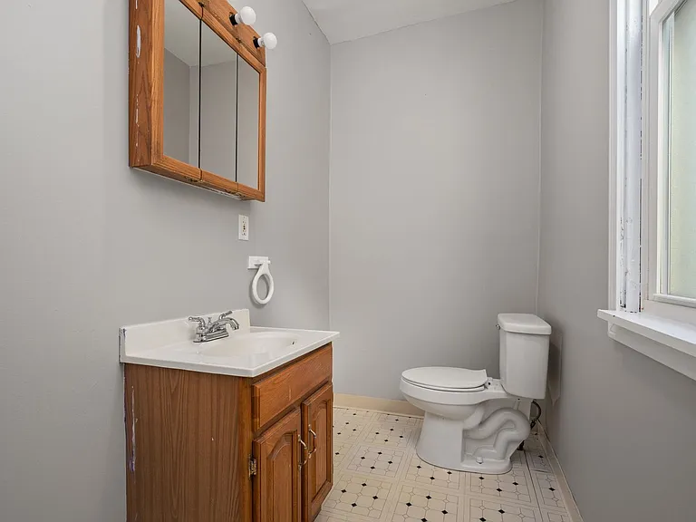 362 Republic St — Photo 26