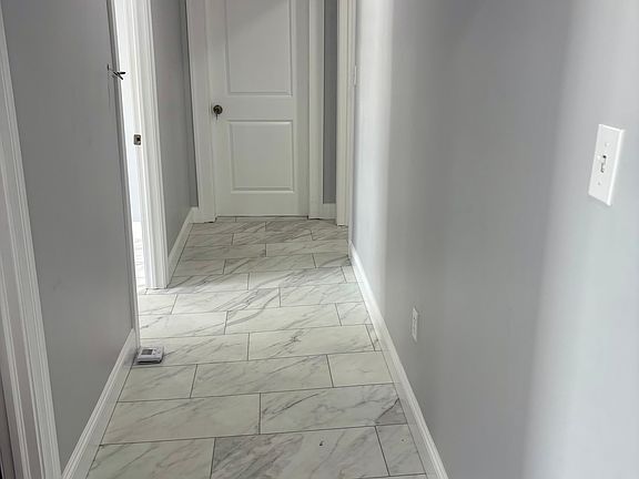 5th image of 515 Henry St APT 1