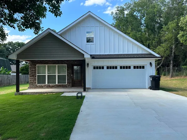 713 Grove Ave, Muscle Shoals, AL 35661