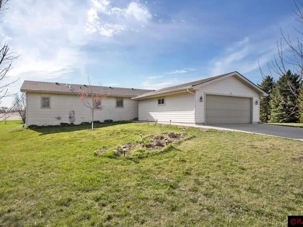 207 5th St SW, Elysian, MN 56028