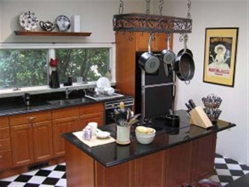 3rd image of 403 RIGOR HILL Road