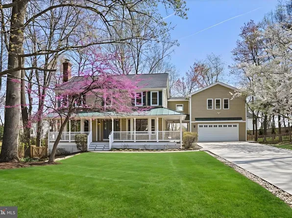 1307 Tulip Poplar Ln, Vienna, VA 22182