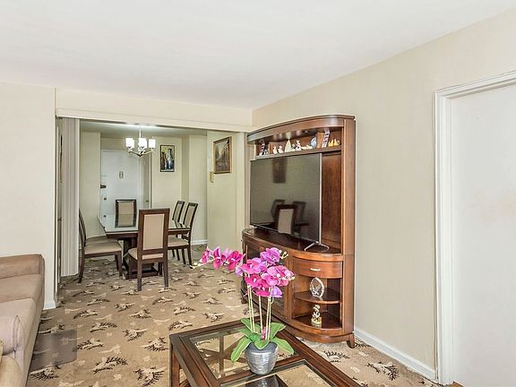5th image of 510 Dubois Ave APT 2C