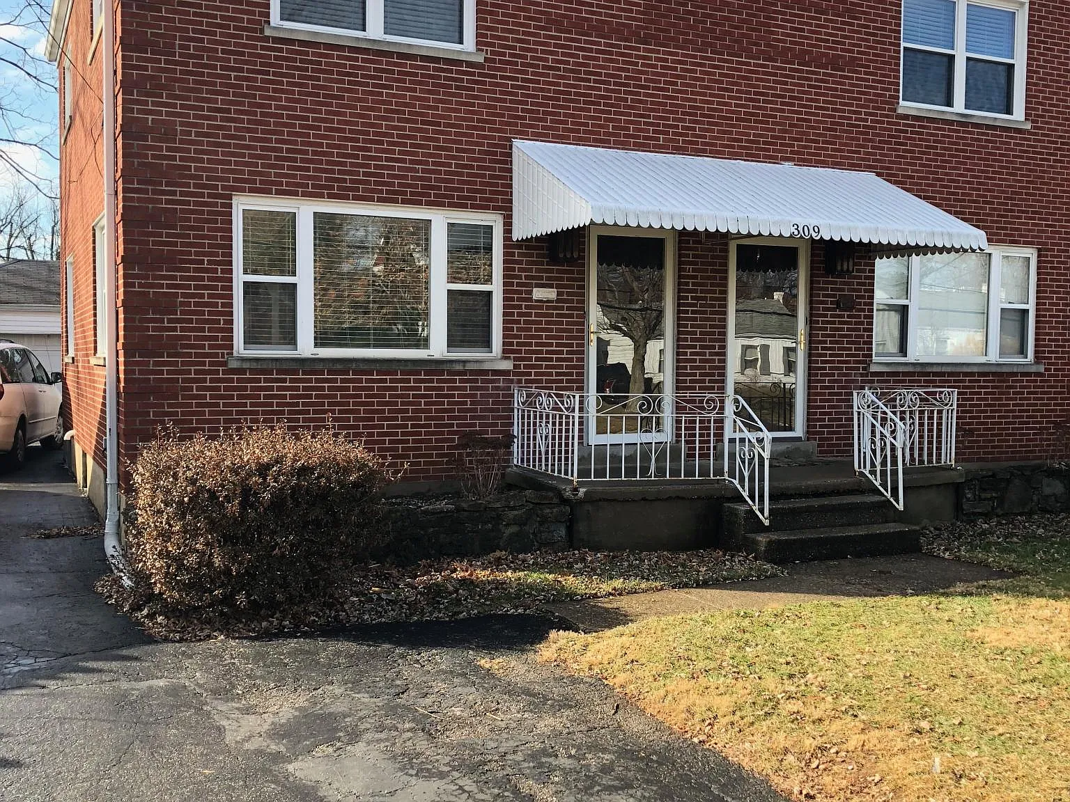 2 bed, 1000 sqft, $1,350 — Photo 1
