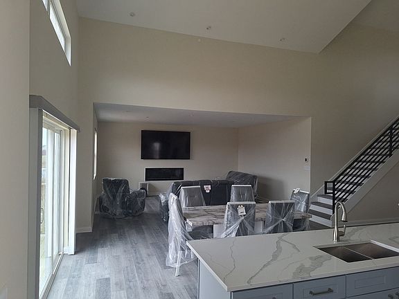 3rd image of 6704 Bridle Path Dr