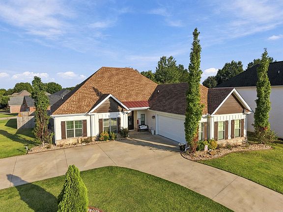 3rd image of 1690 Poteete Dr
