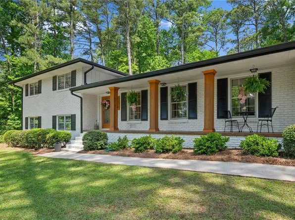 5020 Mountclaire Rd, Stone Mountain, GA 30087