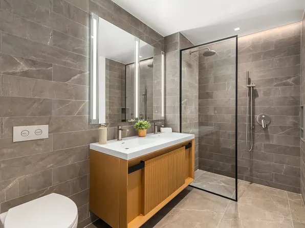 609 2nd Avenue image 4 of 11