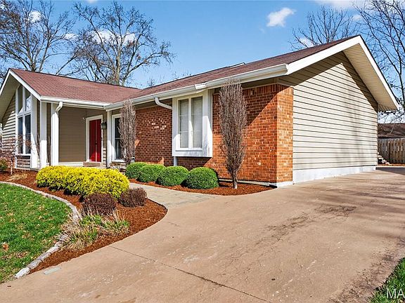 3rd image of 15424 Country Ridge Dr