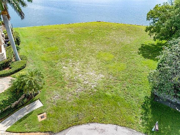5th image of 490 Gray Ct