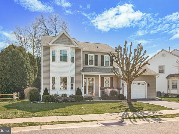 115 Mercedes Dr, Aston, PA 19014