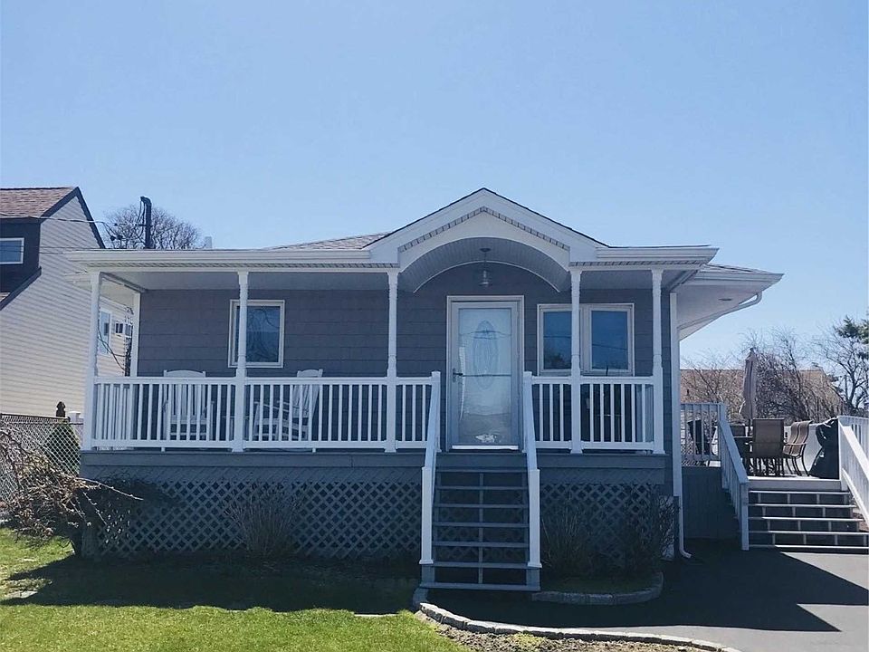 1st image of 10 Lombardy Dr