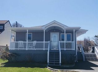 10 Lombardy Dr, Shirley, NY 11967