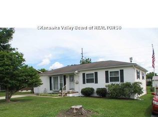 606 Lynn St, Hurricane, WV 25526