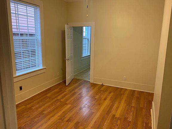3rd image of 2820 Milan St