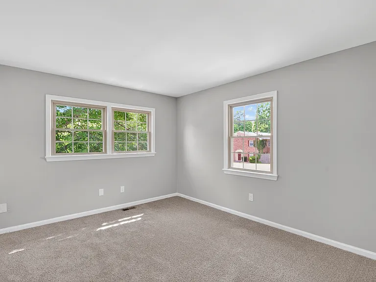 399 Circuit Ln #F — Photo 16