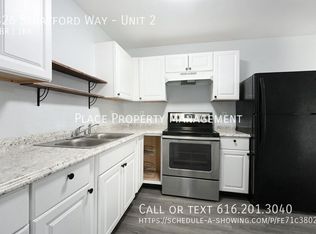 326 Stratford Way APT 2, Holland, MI 49423